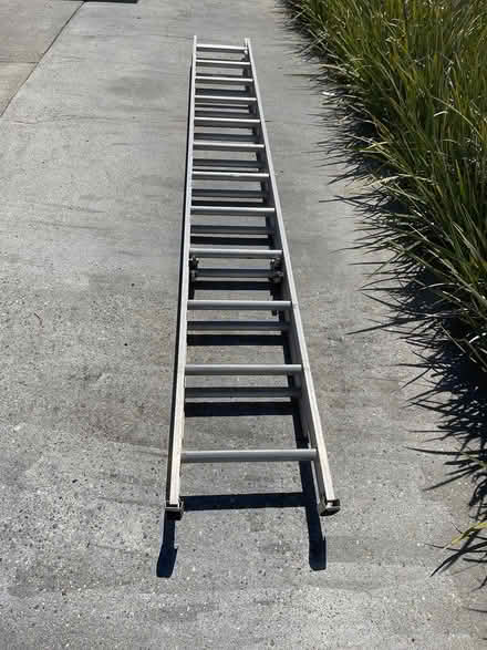 Photo of free 11’ extension ladder (Santa Clara) #1
