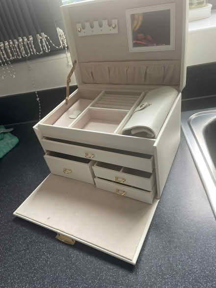 Photo of free Jewellery box (WR5) #1