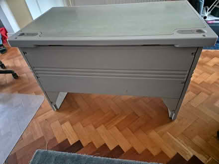 Photo of free Desk (TW3 Hounslow Central) #3