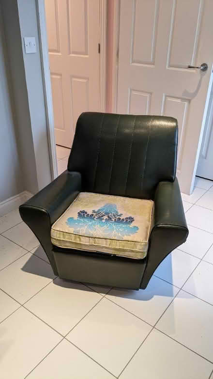 Photo of free Retro Armchair (ME13) #1