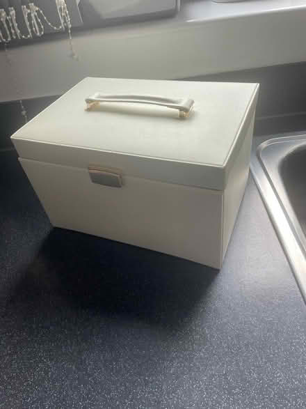 Photo of free Jewellery box (WR5) #2