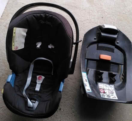 Photo of free Cybex baby car seat and base (Sherwood TN2) #1
