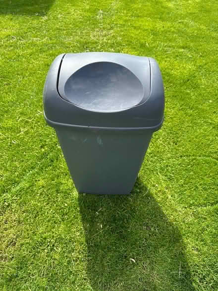 Photo of free Large kitchen bin (Meldreth) #1