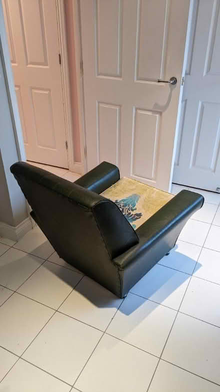 Photo of free Retro Armchair (ME13) #2