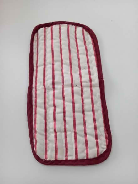 Photo of free Cafetiere cosy, red pattern. (Old Road OX3) #1