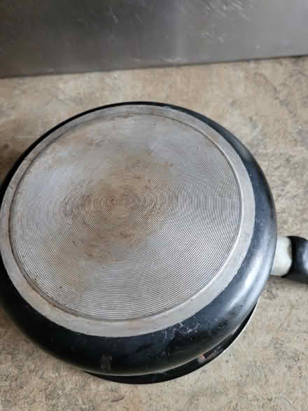 Photo of free saucepan (Bernards Heath AL1) #3