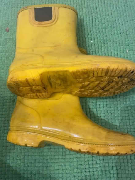 Photo of free Kid rain boots (Vanier) #2
