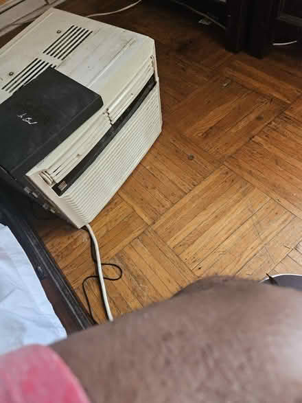 Photo of free Air conditioner (Lansdowne) #1