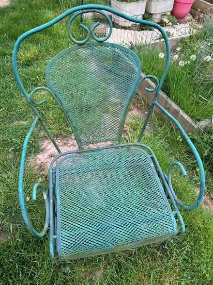 Photo of free Outdoor table and chairs (Doylestown) #1