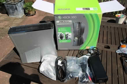 Photo of free xbox 360 (Farnham GU9) #1