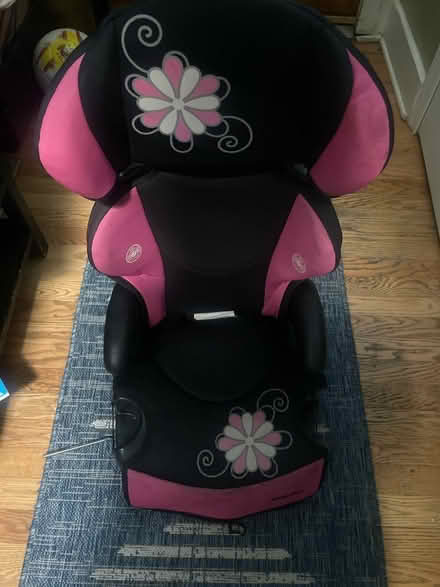 Photo of free Car seat (Capitol Hill Washington DC SE) #1