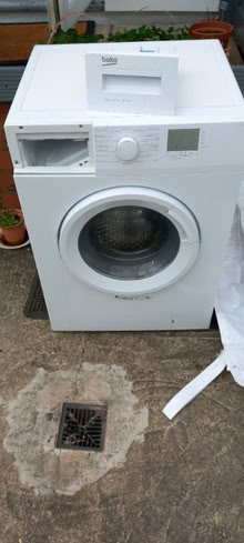 Photo of free washing machine (Weybridge KT13) #1