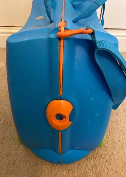 Photo of free Trunki kids suitcase (Shap CA10) #3