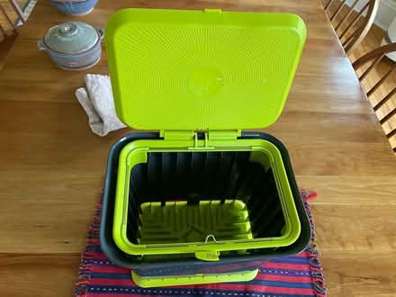 Photo of free Kitchen compost bin (75 Jerome St W.Medford) #2