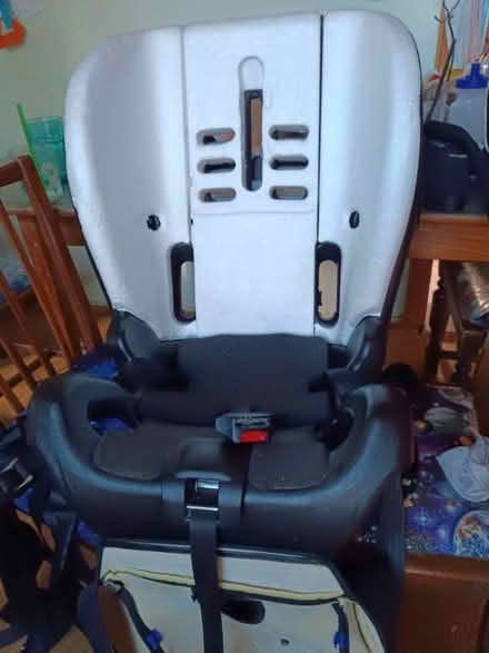 Photo of free Two stage 1-4 car seats (Doxey ST16) #3