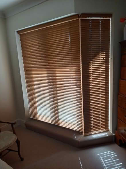 Photo of free Pair of wooden venetian blinds (Raynes Park SW20) #1
