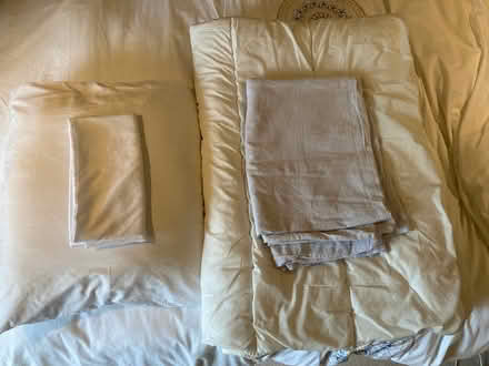 Photo of free Single bed duvet set (Thrupp) #1