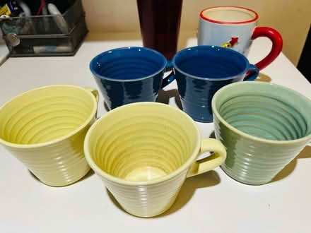 Photo of free Various size/color mugs (Morristown, New Jersey) #1