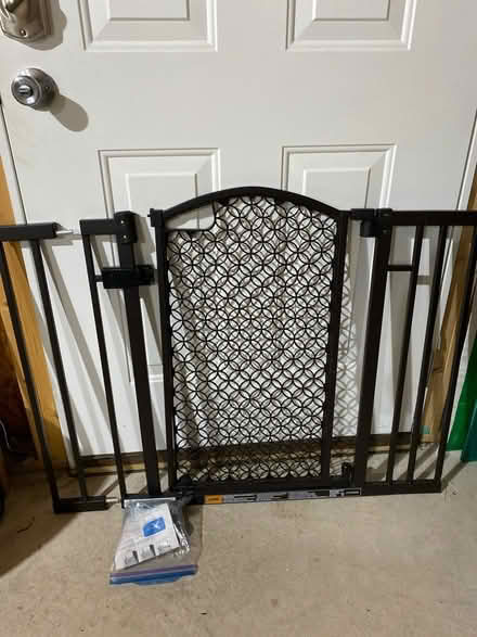 Photo of free Baby gate (Sauganash south of Rogers Ave) #1