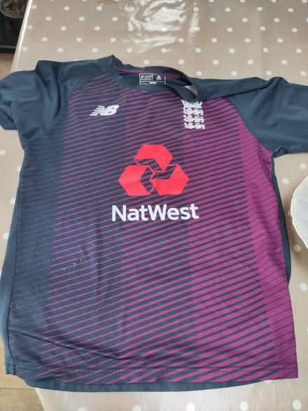 Photo of free Junior cricket pads and t shirt (Cambridge, CB5) #4