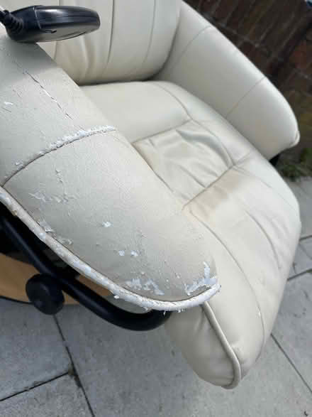 Photo of free Homcom leather massage chair (Southwark) #2
