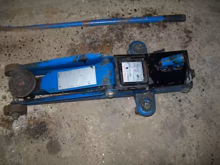 Photo of 2 Ton / Tonne Trolley Jack (Sacriston DH7) #2