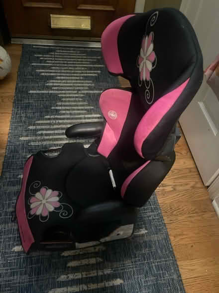 Photo of free Car seat (Capitol Hill Washington DC SE) #2