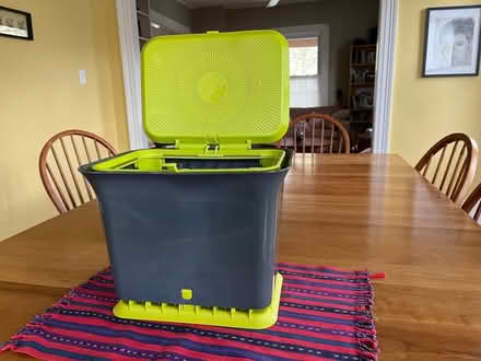 Photo of free Kitchen compost bin (75 Jerome St W.Medford) #1