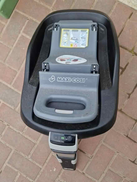 Photo of free Maxi cosi family fix car seat base (Roslin, Midlothian EH25) #1