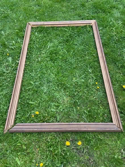 Photo of free Chunky picture frame 5’ x 3’ (Wimbledon SW20) #1