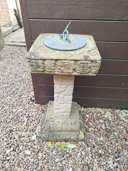 Photo of free Sun dial (Hibaldstow) #1