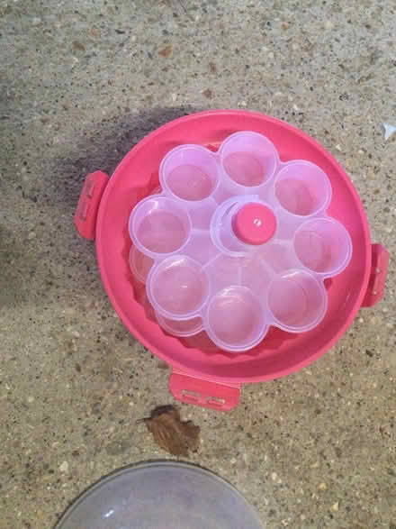 Photo of free Cup cake carrier lid broken (luton LU3) #1
