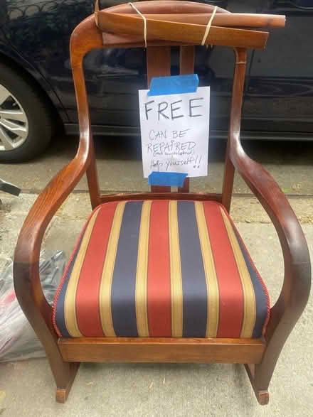 Photo of free Curb Alert - Chair on 32nd street (32 street and 2nd Avenue) #2