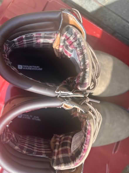 Photo of free Men’s Mountain/ Winter boot (Burnley BB11) #4