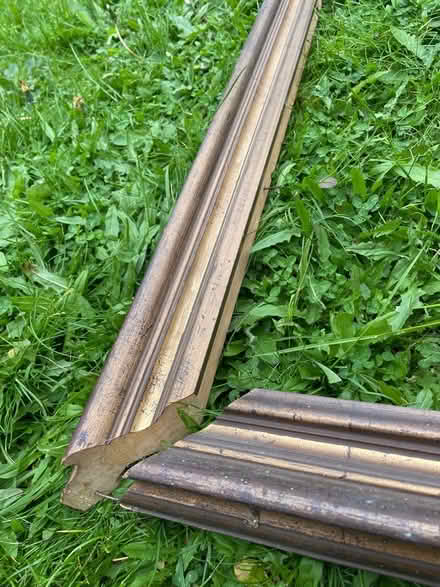 Photo of free Chunky picture frame 5’ x 3’ (Wimbledon SW20) #3