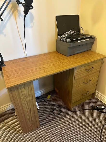 Photo of free Office desk (Grantham) #3