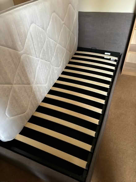 Photo of free Single bed with mattress. Ok conditions (Priston CP) #1