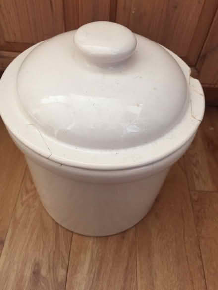 Photo of free Ceramic pot/crock (Dorking town centre) #1