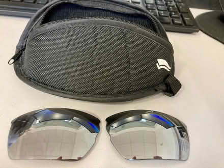 Photo of free Sunglasses case + lances (BS3) #1