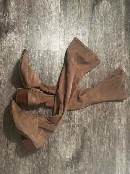 Photo of free Thigh high brown women’s boots (Alexandria) #2