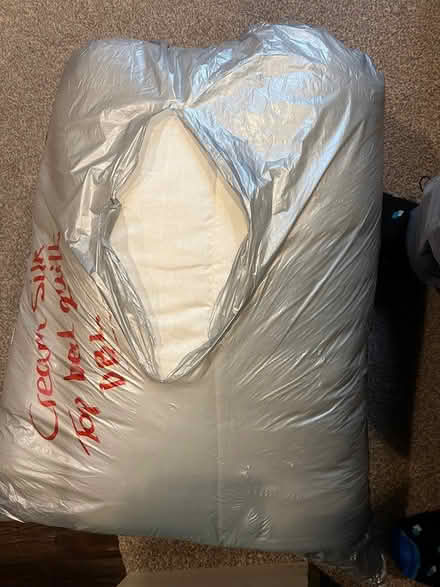 Photo of free Double cream quilt with brown pipin (LE67 Markfield) #1