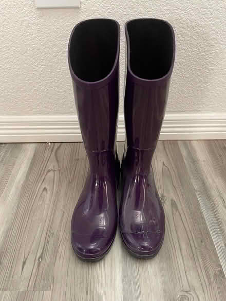 Photo of free NEVER worn Columbia boots - size 6 (Near 115th & Sheridan) #1
