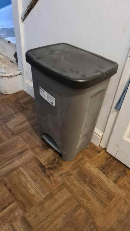 Photo of free Pedal bin (finchampstead, rg40) #1