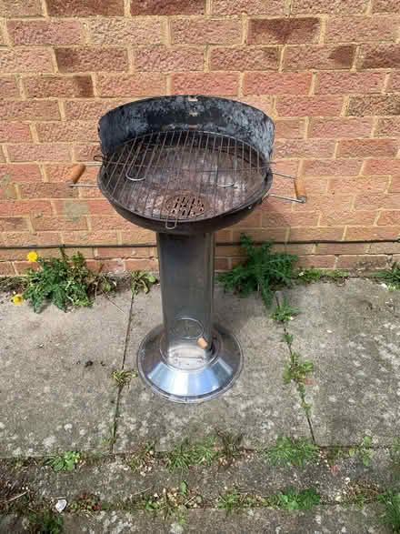 Photo of free BBQ (Luton LU3) #1
