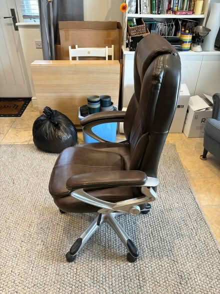 Photo of free Brown office chair (Horsham RH13) #1