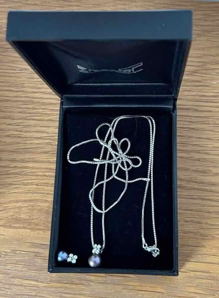 Photo of free New. Necklace with a freshwater pearl pendant (Tunbridge Wells N. TN1) #3