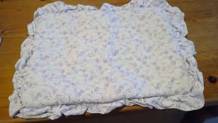 Photo of free quilted cushion cover (Oxford-Freegle CGA OX2) #1