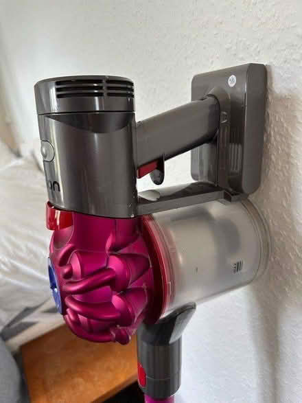 Photo of free Dyson v7 spares or repairs (Meadowhead S8) #4