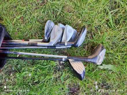 Photo of free Golf bats with bag (Wallington SM6) #2