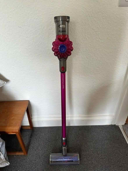 Photo of free Dyson v7 spares or repairs (Meadowhead S8) #1